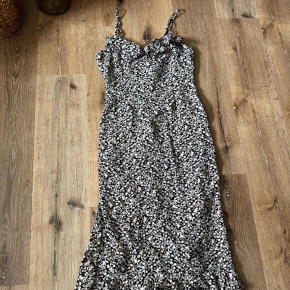 Urban Outfitters Dresses & Skirts - Urban Outfitters UO Black & White Floral Ruffle Maxi Dress Size M